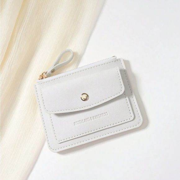 ⚠️Clearance All White Flip Cover Wallet / Cardholder - Picture 5 of 5